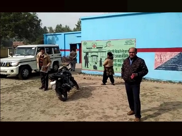 students Complaint against merciless urdu-teacher at shahjahanpur school 