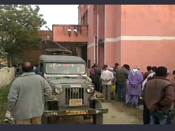 Chandauli, Uttar Pradesh, Postmortem, crime, uttar pradesh police, चंदौली, उत्तर प्रदेश, पोस्टमार्टम, मिली लाशें, हॉस्पिटल, डेड बॉडी, कोहराम मचा Chandauli, Uttar Pradesh, Postmortem, crime, uttar pradesh police, चंदौली, उत्तर प्रदेश, पोस्टमार्टम, मिली लाशें, हॉस्पिटल, डेड बॉडी, कोहराम मचा