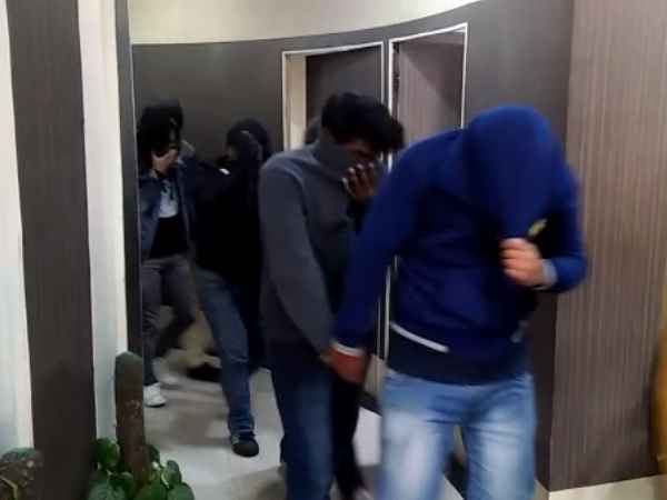 fake call center bursted by noida police