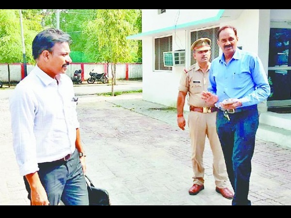  फर्जी शिक्षक घोटाला, STF, SIT, बीएसए, मुकदमा, मथुरा, घोटाला, फर्जी न‍ियुक्‍त‍ि, उत्तर प्रदेश, मुकदमा दर्ज, एसटीएफ की जांच, एसटीएफ, जांच रिपोर्ट, बड़ा खुलासा, शिक्षक भर्ती घोटाला, Investigation Report, Teacher, Recruitment, Scam, Mathura, agra , Uttar Pradesh, crime