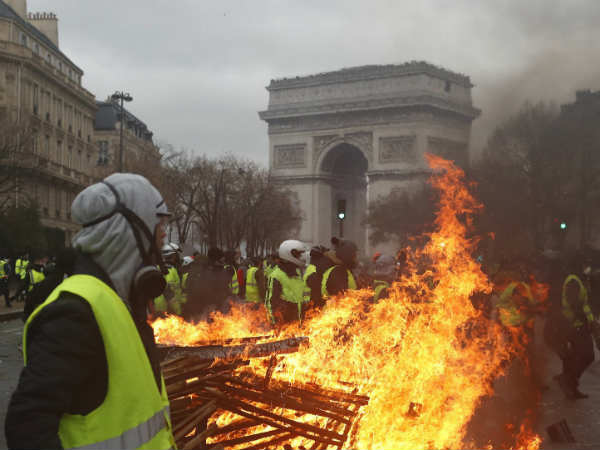 पेरिस में सुरक्षा व्‍यवस्‍था कड़ी 