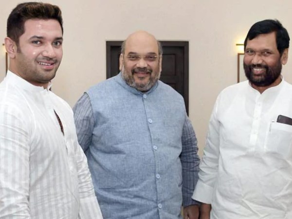 सभी नेताओं के बीच करीब 2 घंटे तक चर्चा चली