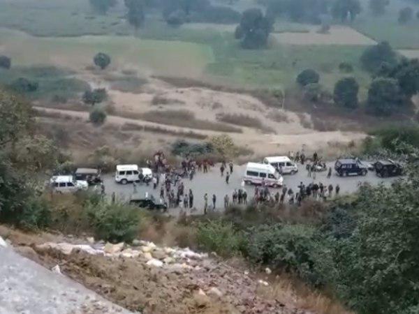 मिर्जापुर से धान कटाई कर लौट रहे थे मजदूर