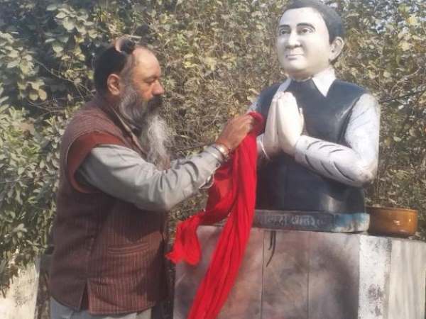 लगातार मिल रही धमकियां लगातार मिल रही धमकियां