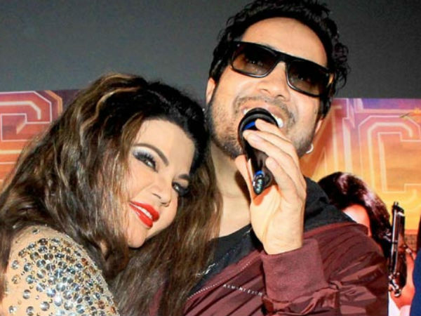 सोशल मीडिया पर वायरल राखी का वीडियो 