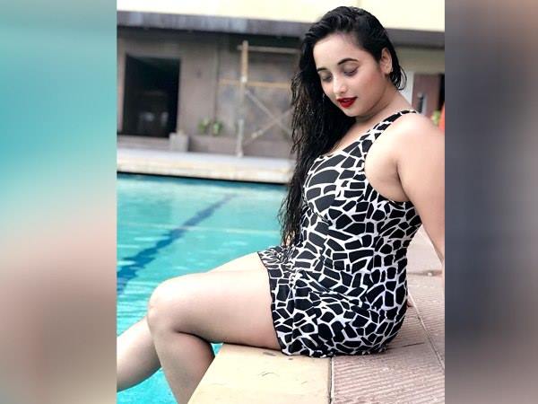 गीले बालों वाली तस्वीर ने मचाया तहलका गीले बालों वाली तस्वीर ने मचाया तहलका