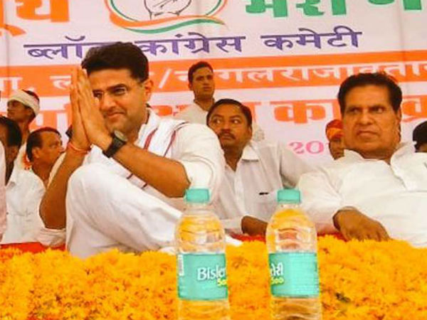 टोंक सीट पर सचिन पायलट आगे, बधाई देने घर पहुंचे समर्थक