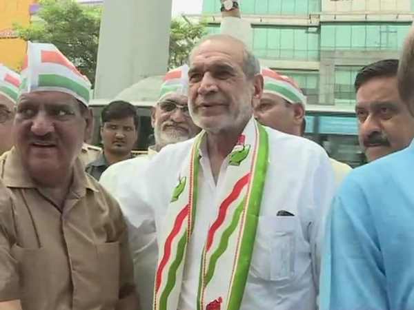 सोमवार को दिल्ली हाईकोर्ट ने सुनाई सजा