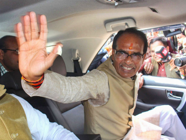 'ना हार में, ना जीत में, किंचित नहीं भयभीत मैं' 'ना हार में, ना जीत में, किंचित नहीं भयभीत मैं'