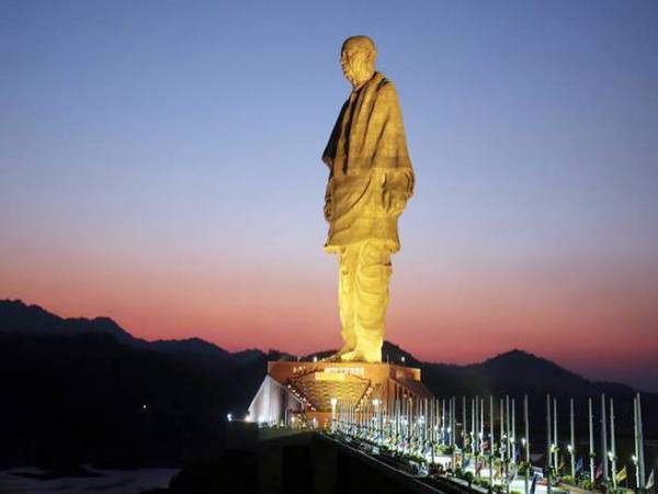 हेलीकॉप्टर से देखे सकेंगे स्टैच्यू का एरियल व्यू