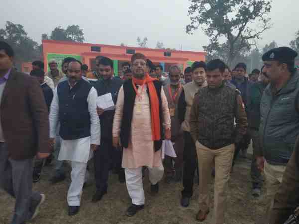 बागियों की पार्टी में है हिस्सेदारी बागियों की पार्टी में है हिस्सेदारी