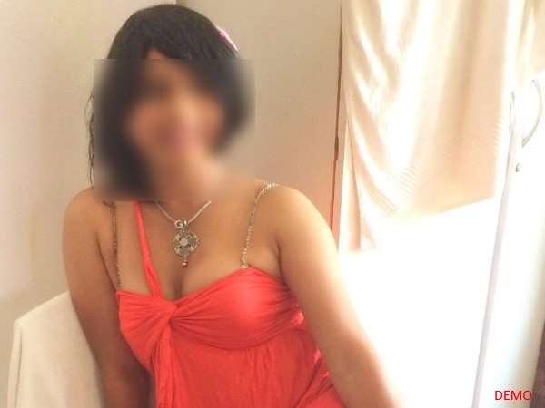 बस के पीछे किन्‍नर के साथ कर रहा था अश्‍लील हरकत 