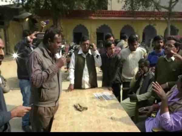 घायल कार्यकर्ता ने पुलिस पर लगाया आरोप