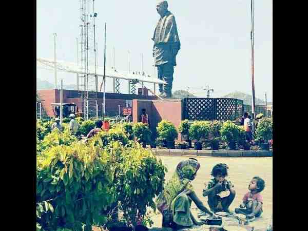 सरदार पटेल की प्रतिमा के नीचे भूखे बच्चे