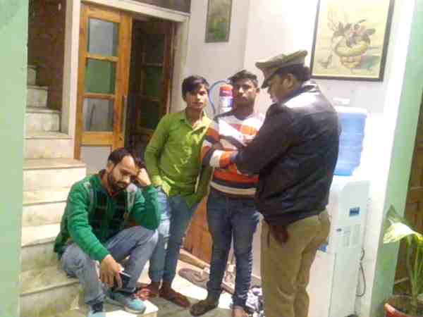 लखनऊ में दो जगहों पर बदमाशों ने की गोलीबारी, एक की मौत अन्य घायलों का चल रहा इलाज लखनऊ में दो जगहों पर बदमाशों ने की गोलीबारी, एक की मौत अन्य घायलों का चल रहा इलाज