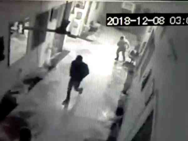 लखनऊ रिसेप्शनिस्ट हत्याकांड का 10 घंटे में हुआ पर्दाफाश, देखिए सीसीटीवी में हत्या लखनऊ रिसेप्शनिस्ट हत्याकांड का 10 घंटे में हुआ पर्दाफाश, देखिए सीसीटीवी में हत्या