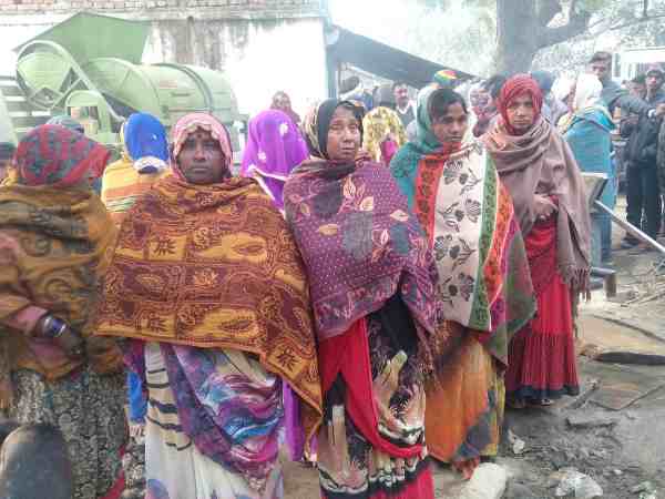 दो बाइक से वर्दी पहने तीन युवकों ने किया अपहरण 
