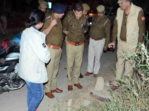 नोएडा के पॉश इलाके में हुई गोलीबारी, एक की मौत एक की हालत गंभीर