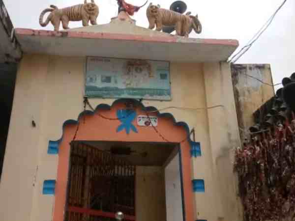 धार्मिक स्थलों को रोशन करने के लिए पैसे देंगे राहुल गांधी, भाजपा ने कहा- खेल रहे हैं हिंदू कार्ड