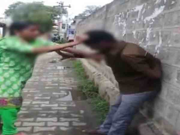 डंडे से इतना मारा कि हाथ टूट गया
