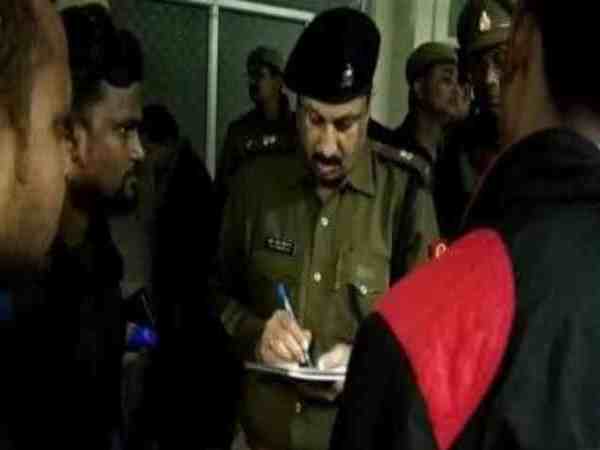 पुलिस ले गई अस्पताल 