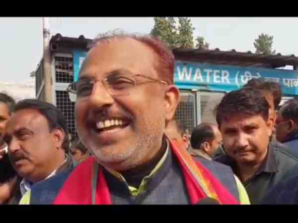 योगी सरकार के मंत्री बोले, हनुमान ठाकुर थे, वजह भी बताई योगी सरकार के मंत्री बोले, हनुमान ठाकुर थे, वजह भी बताई