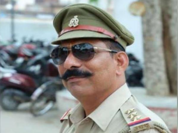 जब एक गोली गर्दन को छूती हुई निकल गई थी 