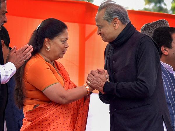 कुछ यूं मिले बुआ भतीजा कुछ यूं मिले बुआ भतीजा