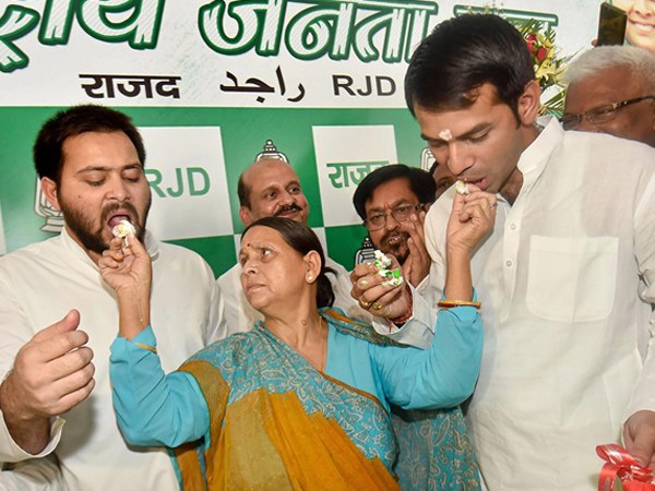 तेजस्‍वी के घर ही क्‍यों गए तेज प्रताप, मां राबड़ी के आवास पर क्‍यों नहीं गए 