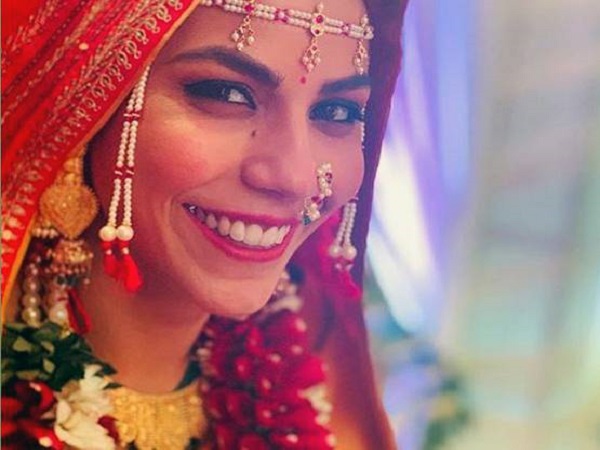 शादी की तस्वीरें सोशल मीडिया पर वायरल 