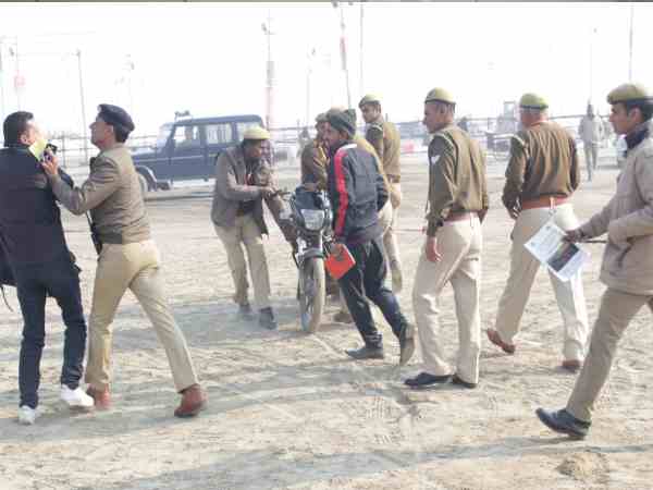 गंगा पूजन के लिए पहुंचे राष्ट्रपति, सीएम भी थे मौजूद गंगा पूजन के लिए पहुंचे राष्ट्रपति, सीएम भी थे मौजूद