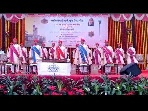 Pune University changed cloth for convocation