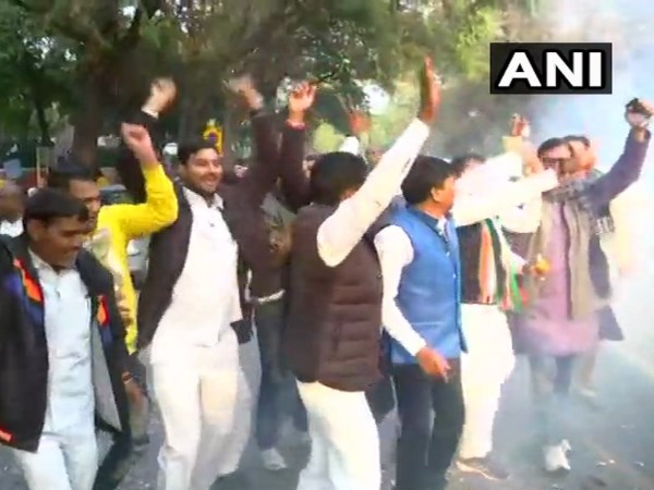 Congress workers celebrated on priyanka gandhi being General Secretery of UP East