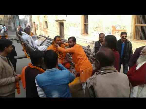 Ayodhya sant paramhans going ot kumbh in Prayagraj for tapasya