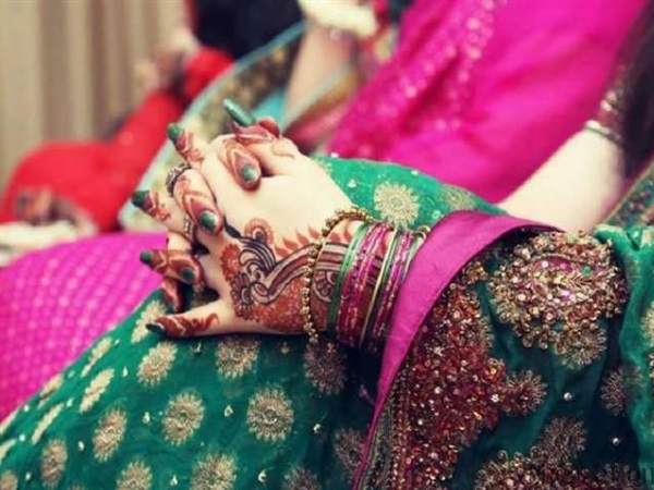 युवती ने बचने की को​शिश की, लेकिन नाकाम रही