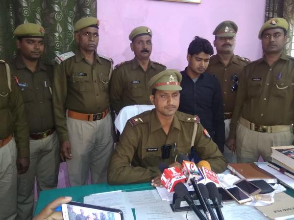 अमन श्रीवास्तव गिरोह का सदस्य है सहादत