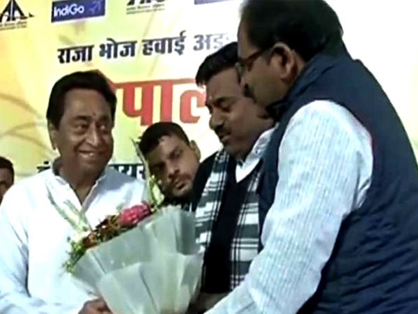 कमलनाथ और शिवराज के नेतृत्‍व में कांग्रेस-बीजेपी ने पेश किए शानदार उदाहरण