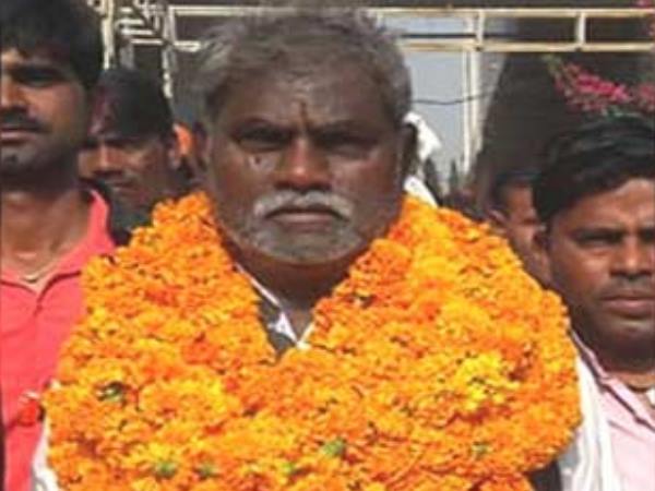 लोगों ने दिए 500-1000 रुपए