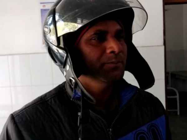 दरवाजा तोड़कर निकाला बाहर