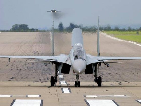 पाकिस्तान ने भी बनाई एयर स्ट्रिप