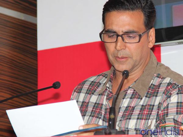 'पाकिस्तान से प्यार पाकर भारत में राष्ट्रवाद बेचते हैं अक्षय कुमार'