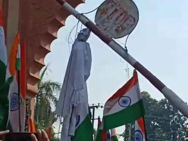 AMU students hanged godse and Hindu Mahasabha killed Gandhi
