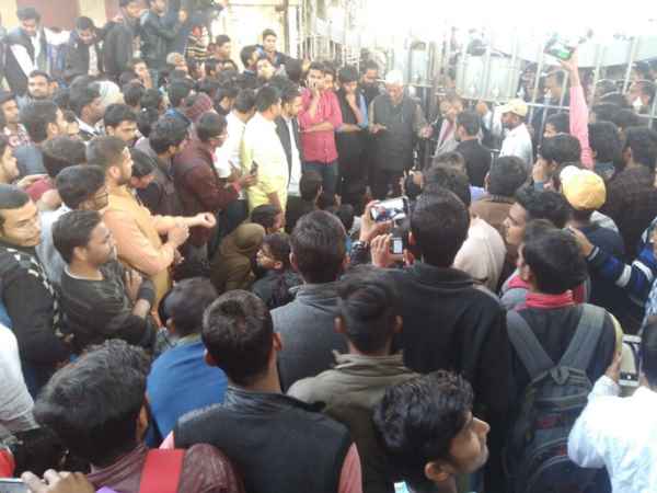 ये हैं नामजद 