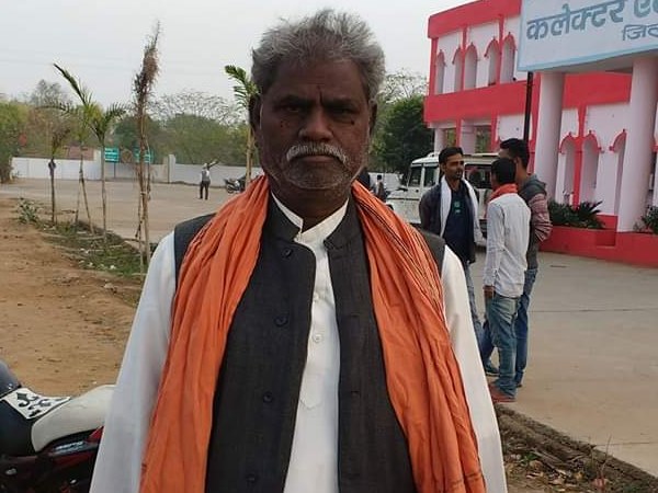 बन रहा दो कमरों का पक्का मकान