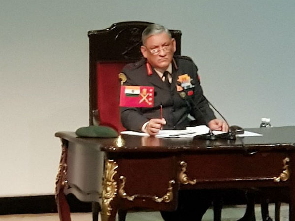 'हम रुढ़‍िवादी हैं, प्‍लीज' 