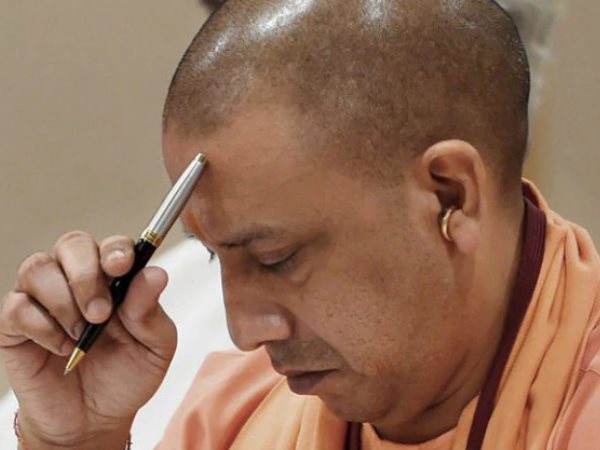 सोशल मीडिया पर उठे सवाल सोशल मीडिया पर उठे सवाल