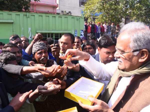 chhattisgarh, Bhupesh baghel, celebrate happy new year 2019, raipur, भूपेश बघेल, छत्तीसगढ़
