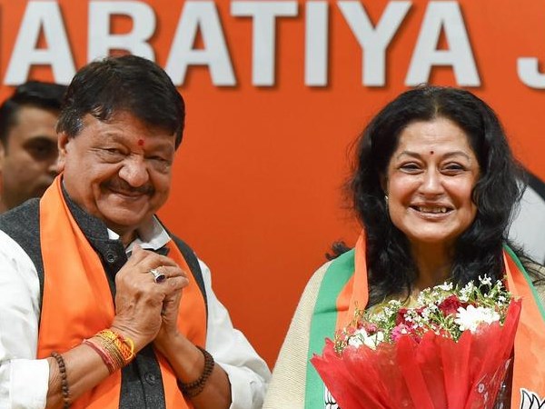 पूनम ढिल्लन को बीजेपी मुंबई से दे सकती है टिकट पूनम ढिल्लन को बीजेपी मुंबई से दे सकती है टिकट