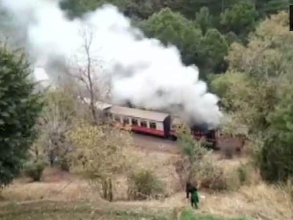 सोलन के पास ट्रेन में लगी आग