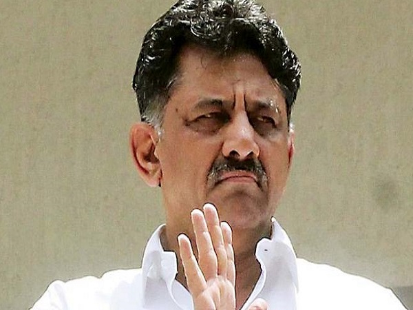 कांग्रेस ने मीटिंग में शामिल ना होने वाले विधायकों को भेजा है नोटिस